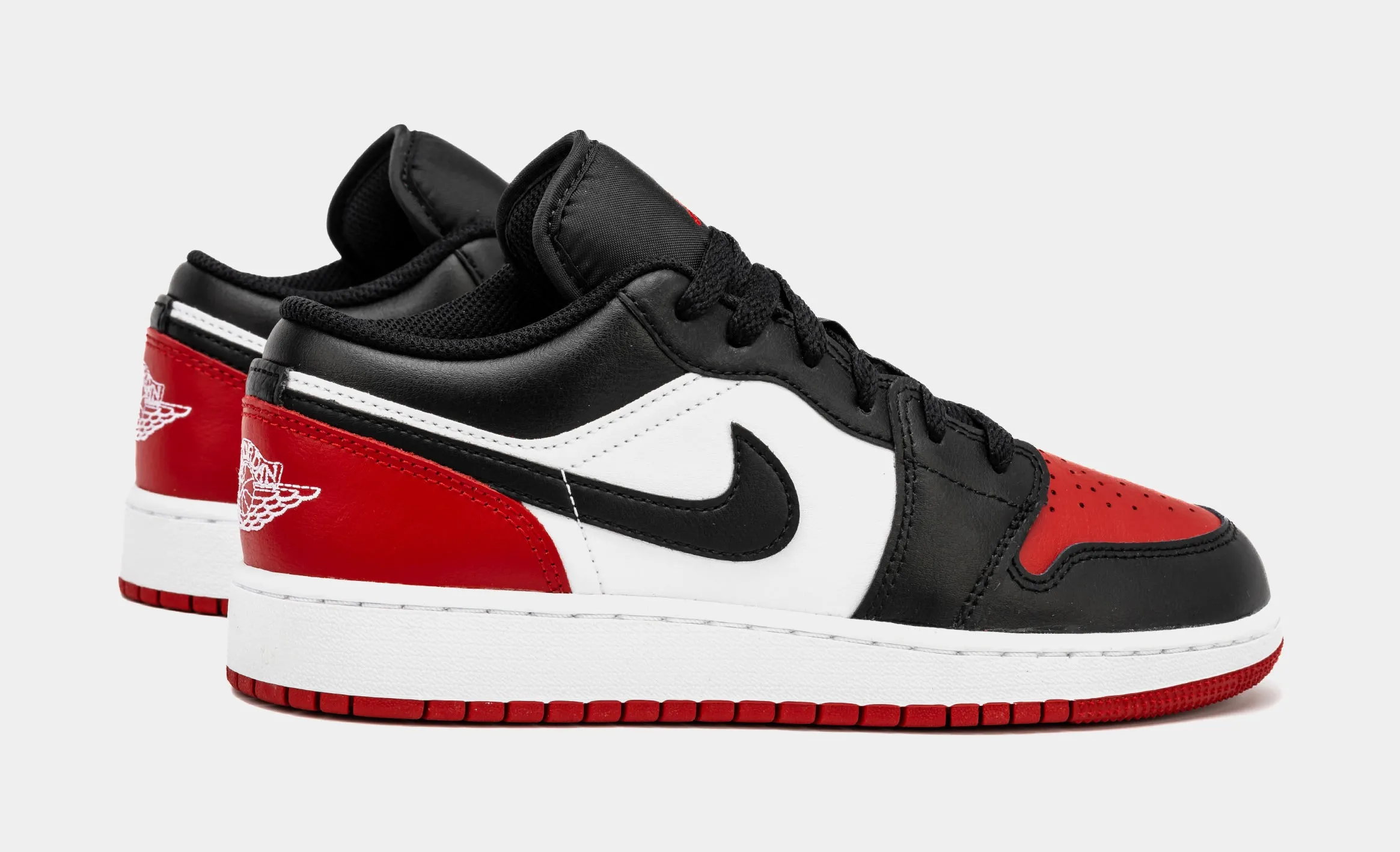 Air Jordan 1 Retro Low Bred Toe Grade School Lifestyle Shoes (Black/Red)