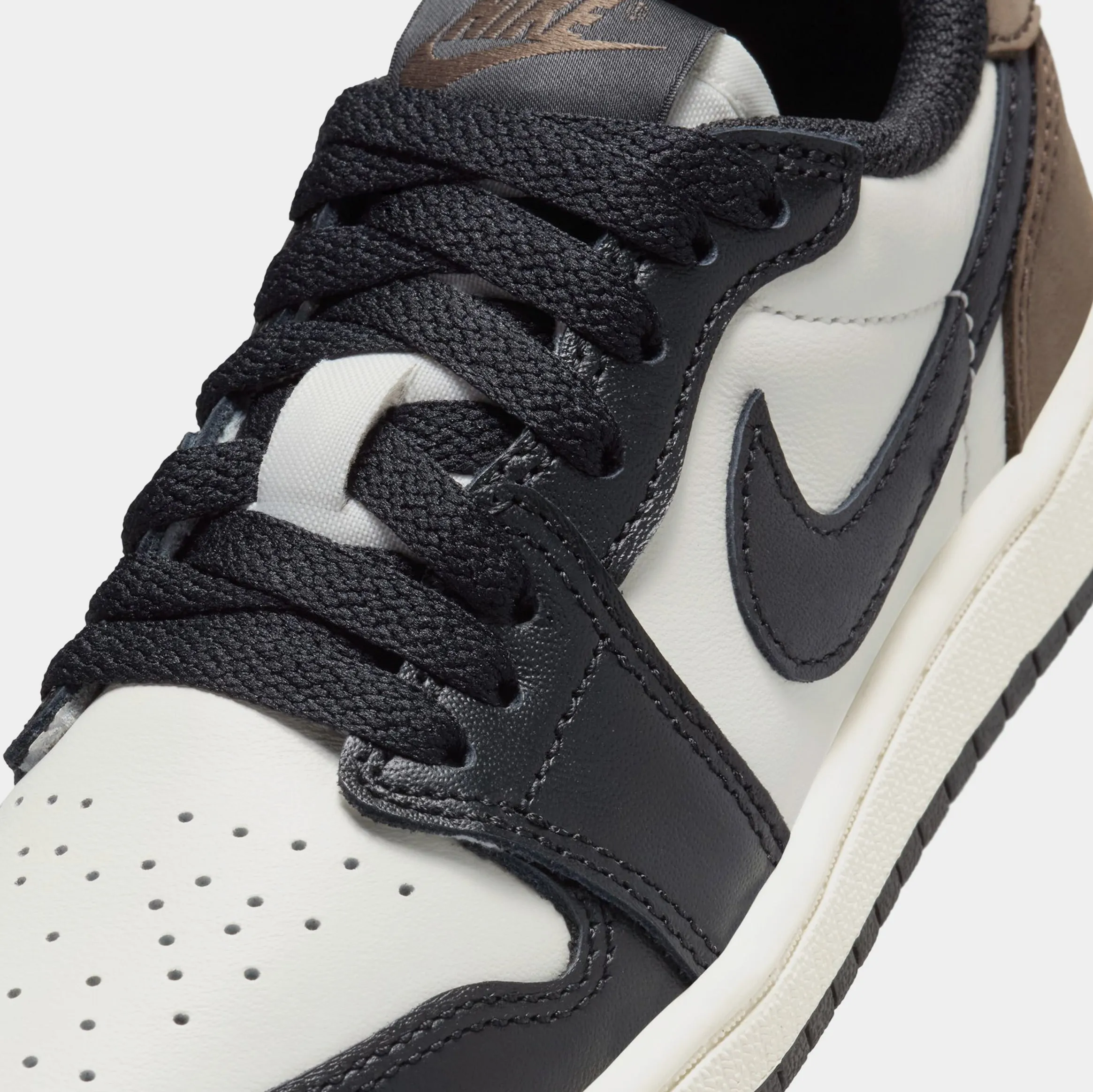 Air Jordan 1 Retro Low OG Mocha Preschool Lifestyle Shoes (Sail/Black/Dark Mocha)