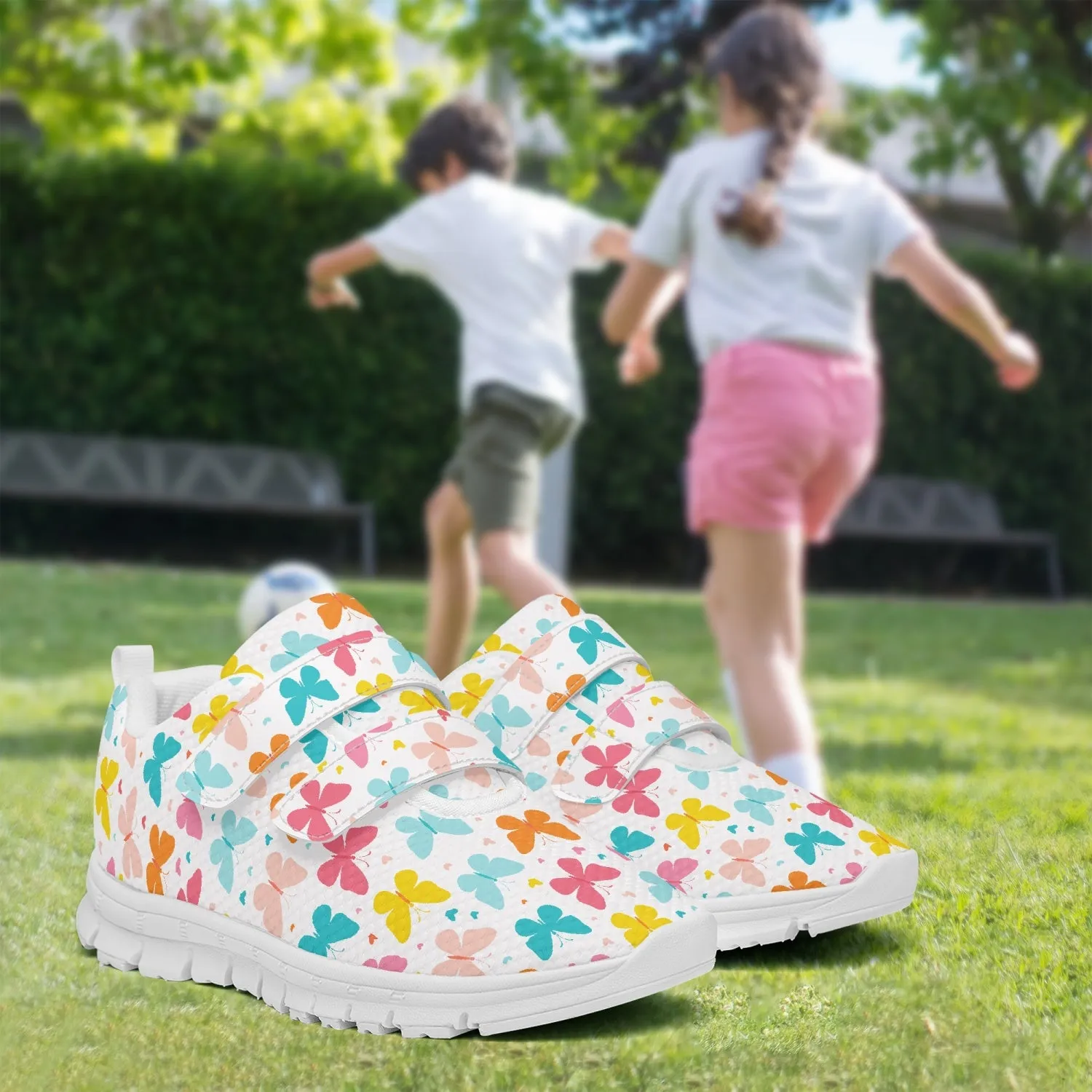 Baskets légères à velcro pour enfant "Papillons bleus, roses et jaunes" (672)