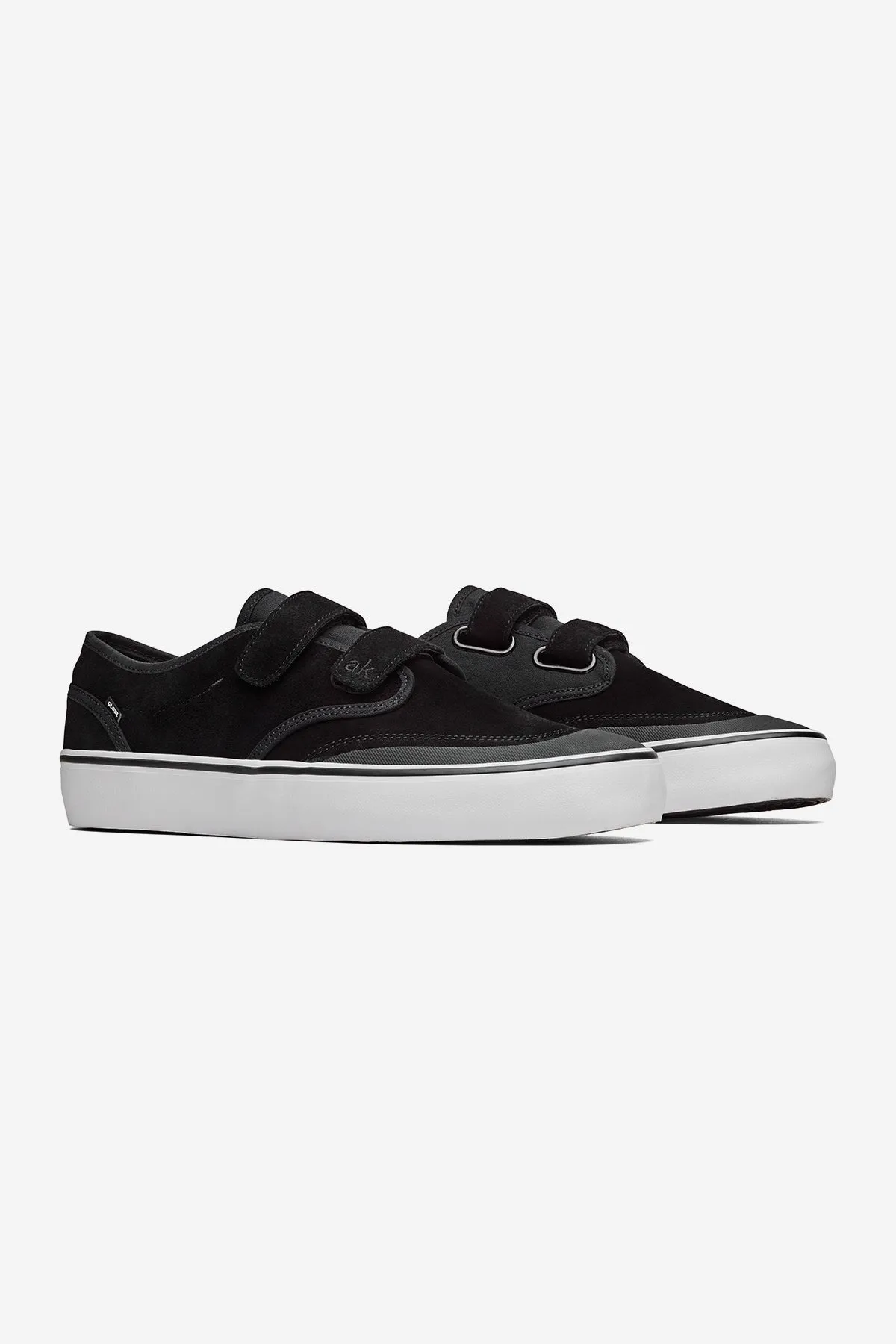 Motley II Strap - Black/White - Skate Shoes